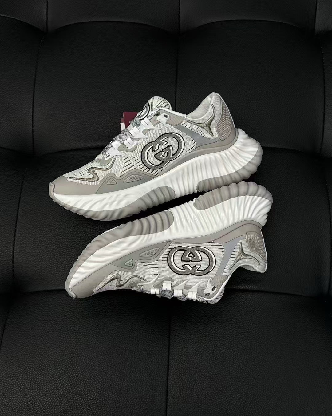 Mehrfarbige Schuhe