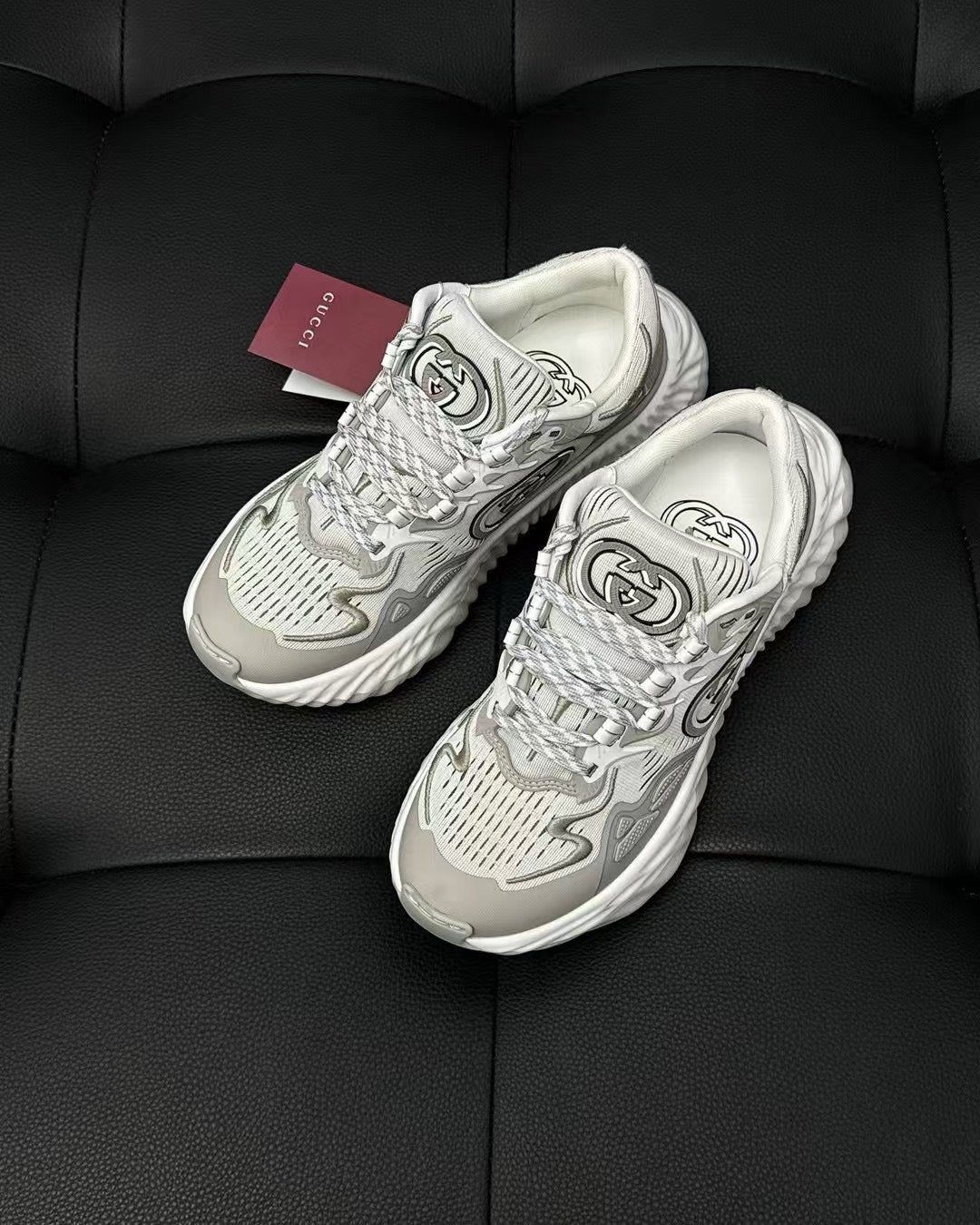 Mehrfarbige Schuhe