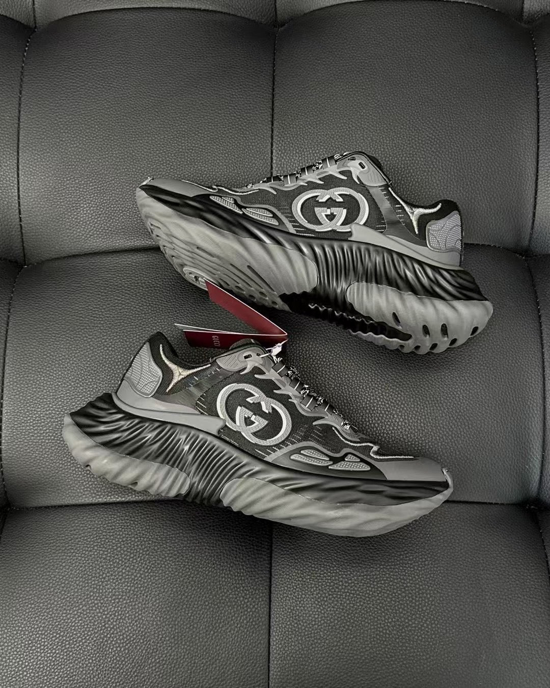 Mehrfarbige Schuhe