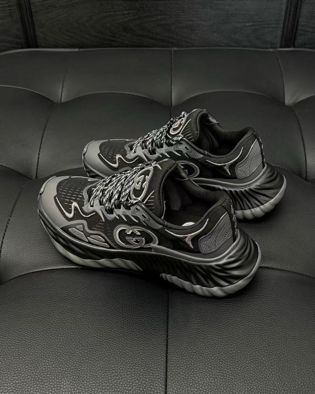 Mehrfarbige Schuhe