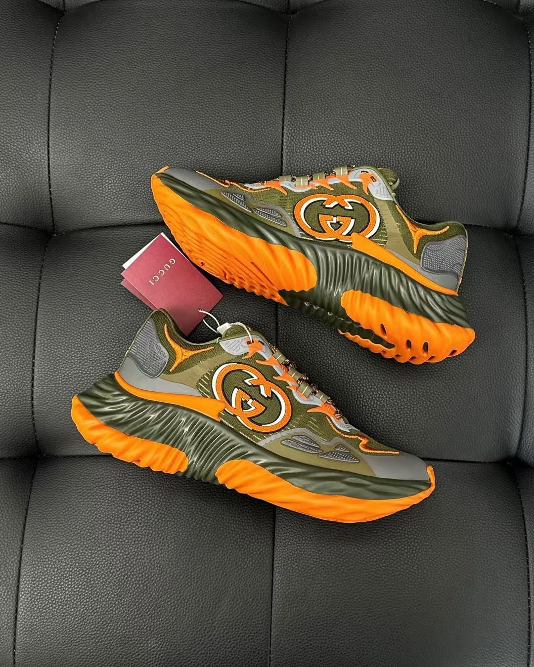 Mehrfarbige Schuhe