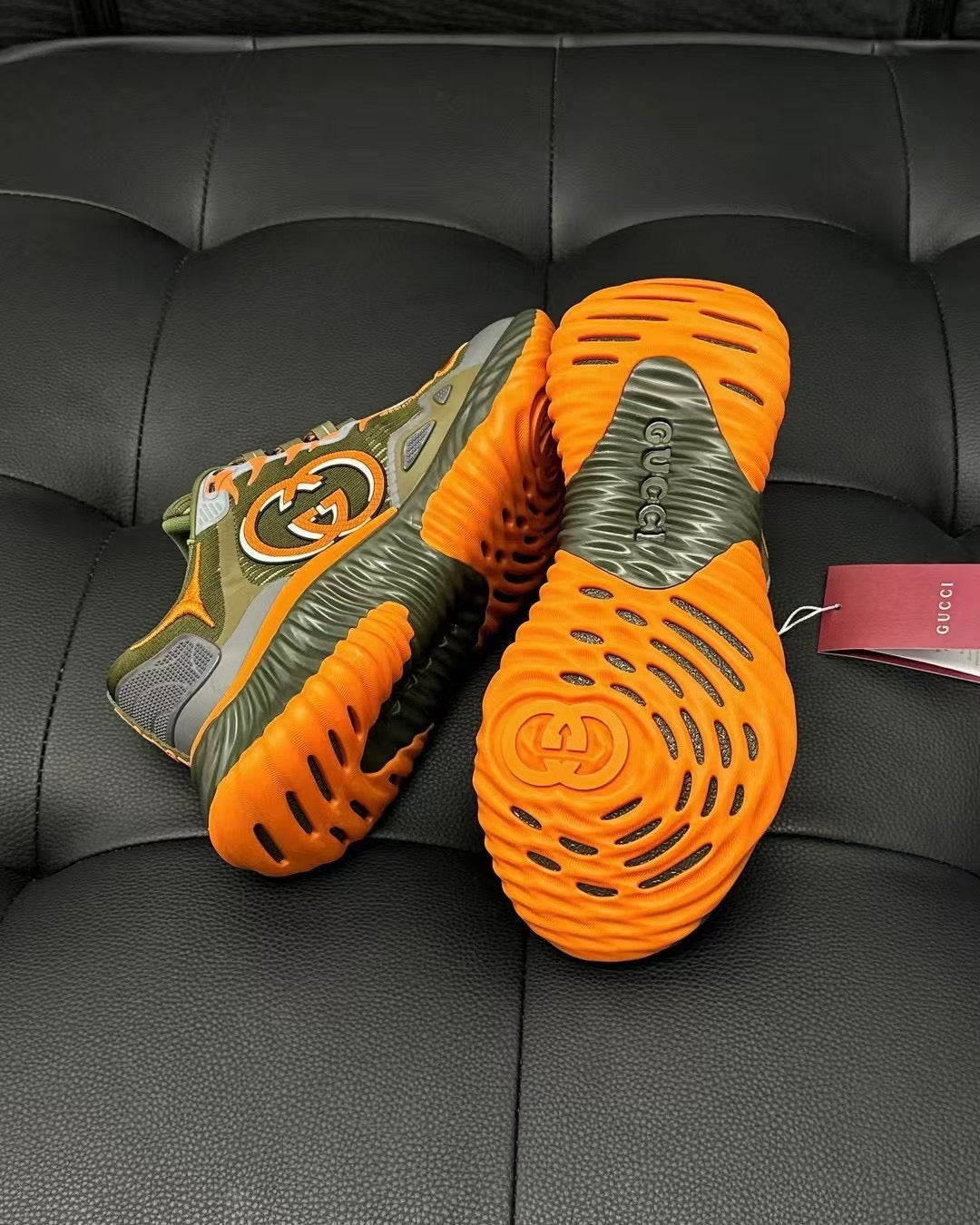 Mehrfarbige Schuhe