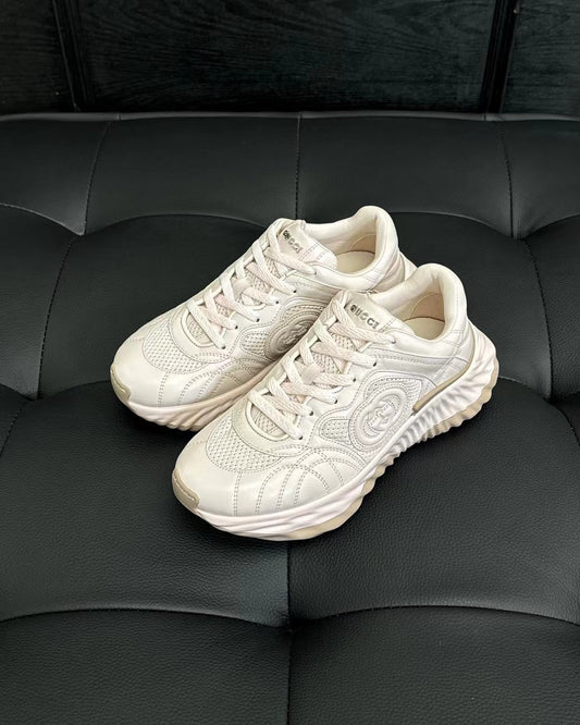 Beige Schuhe