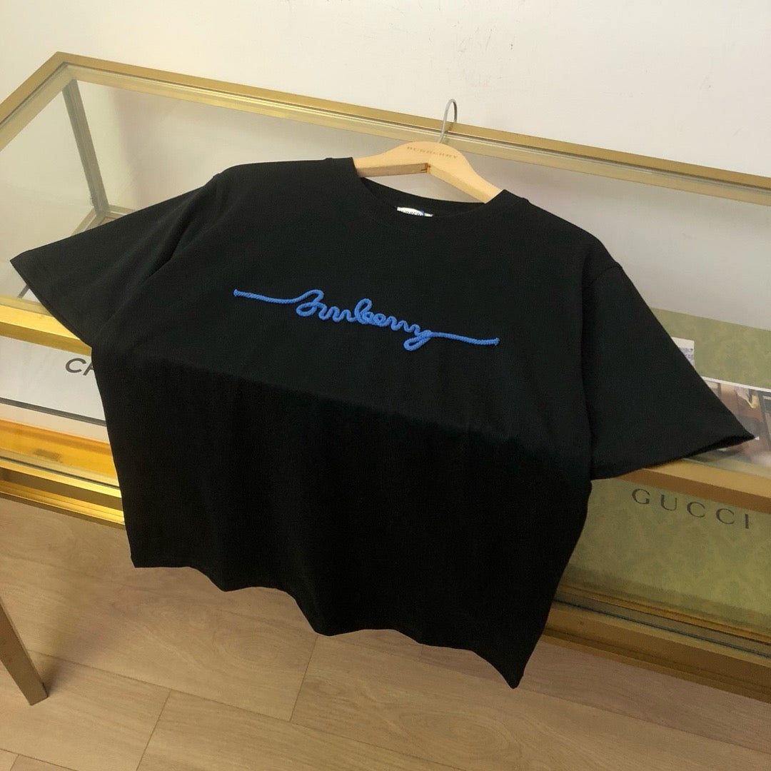 Camiseta blanca y negra