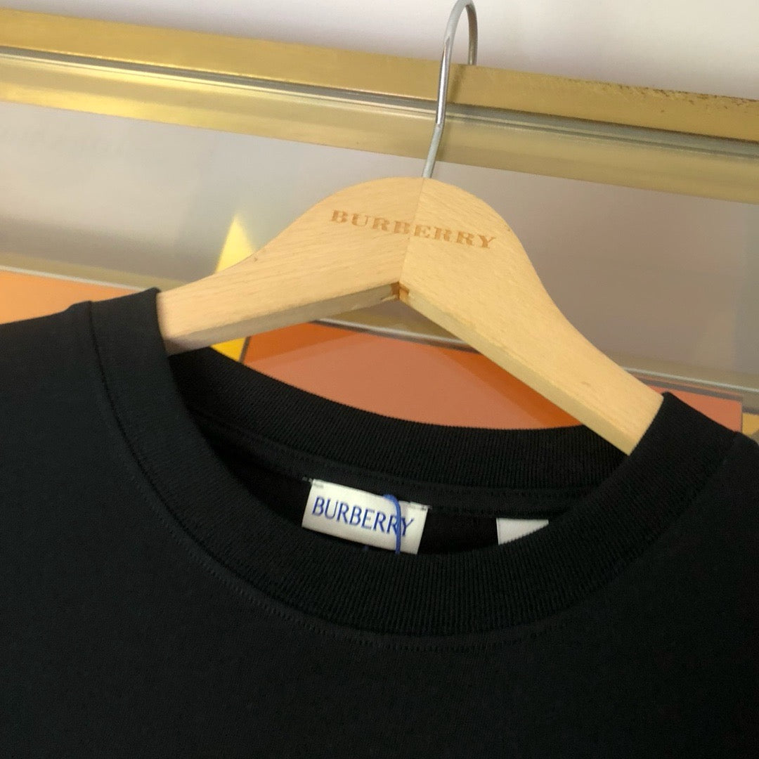 Camiseta blanca y negra