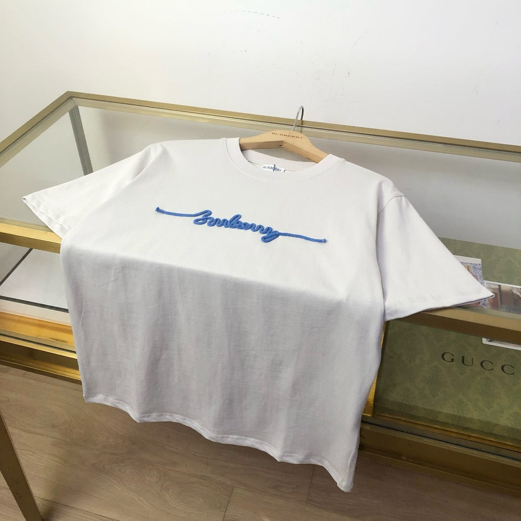 Camiseta blanca y negra
