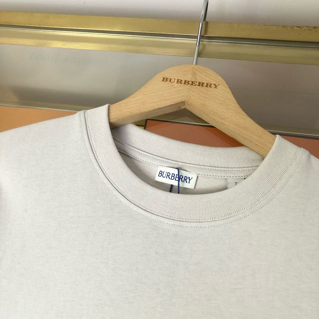 Camiseta blanca y negra