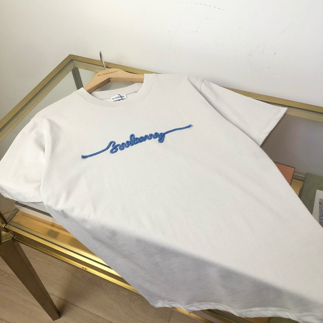 Camiseta blanca y negra