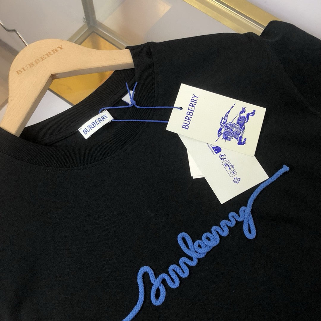 Camiseta blanca y negra
