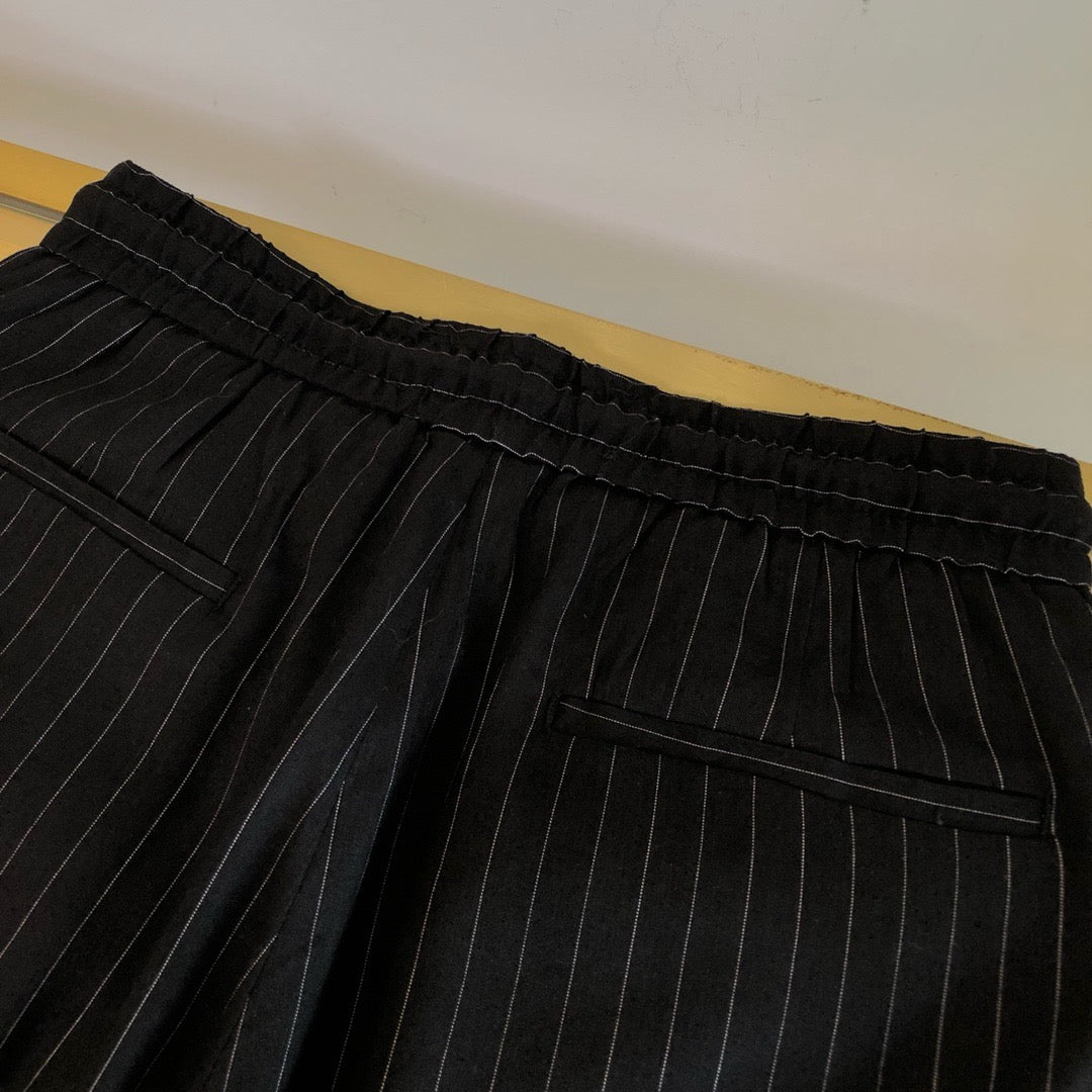 Schwarz kurz