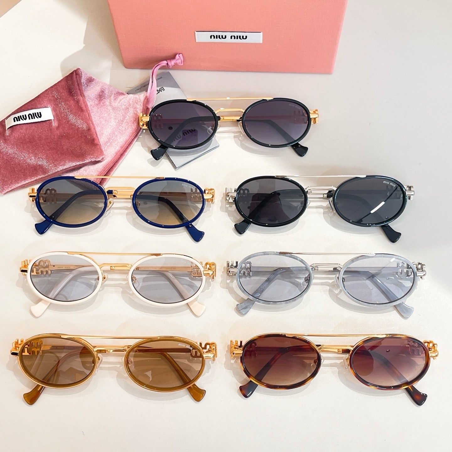 Mehrfarbige Sonnenbrille