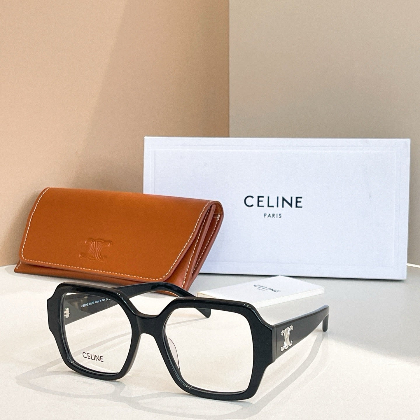 Mehrfarbige Sonnenbrille
