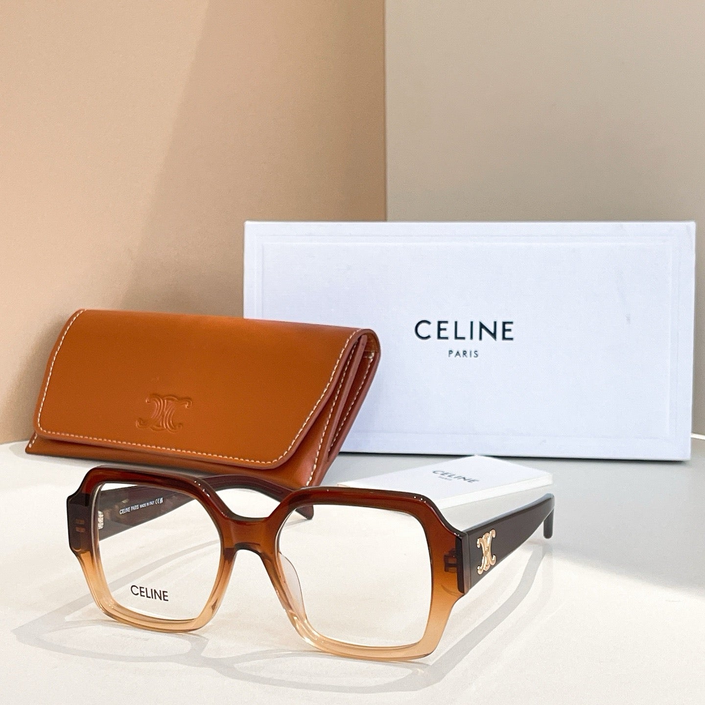 Mehrfarbige Sonnenbrille