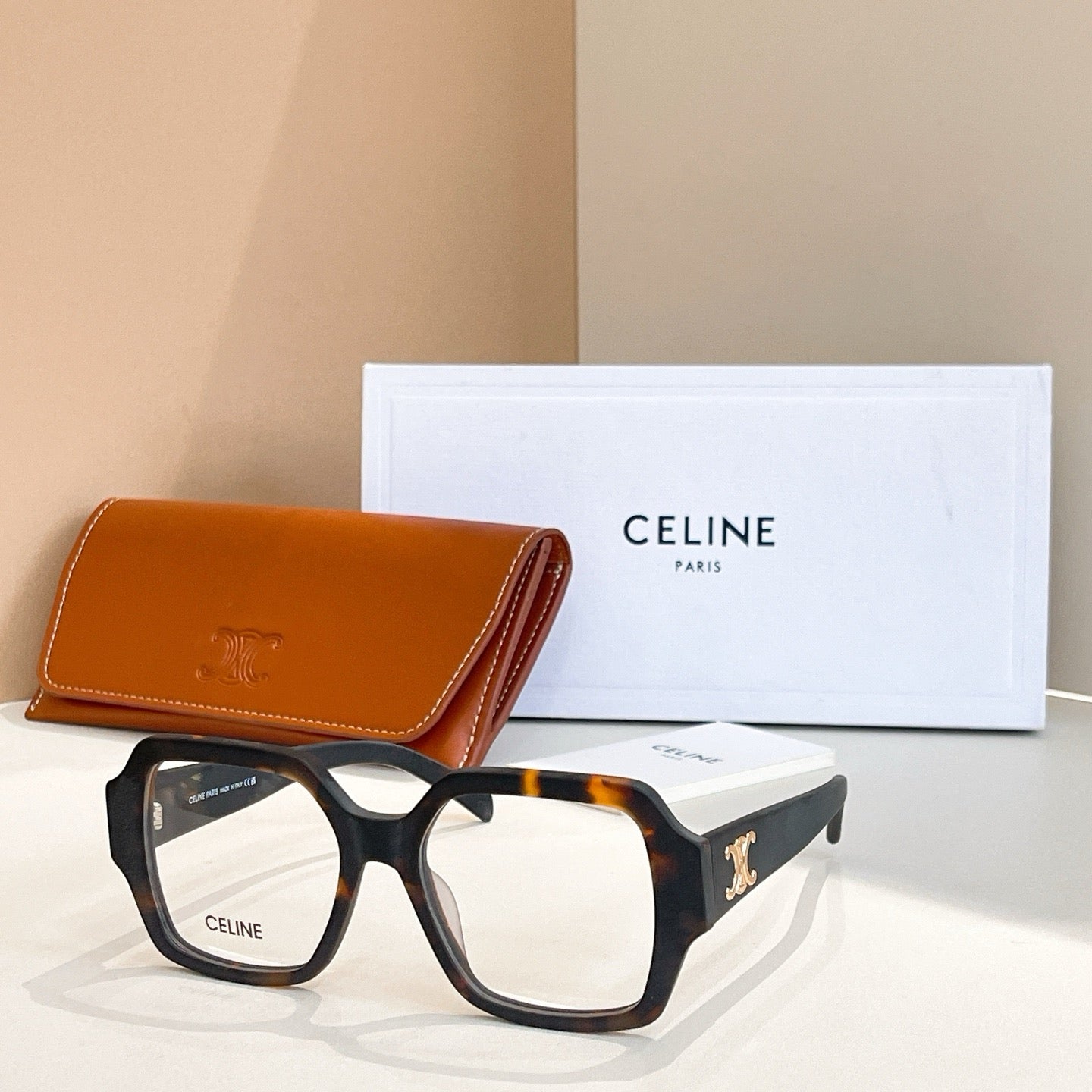 Mehrfarbige Sonnenbrille