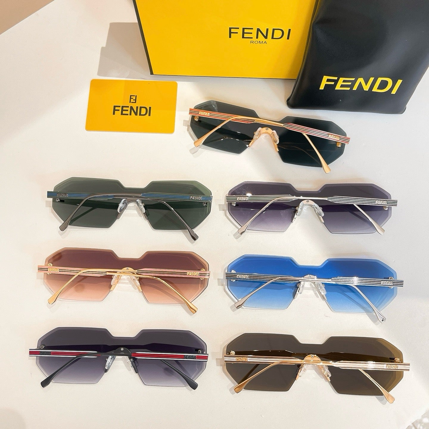 Mehrfarbige Sonnenbrille