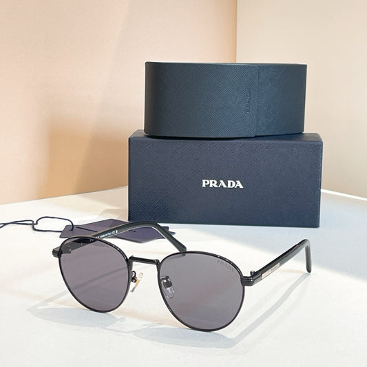 Mehrfarbige Sonnenbrille