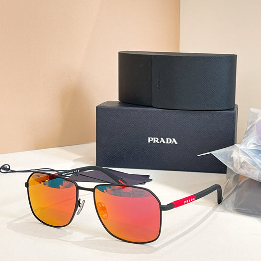 Mehrfarbige Sonnenbrille