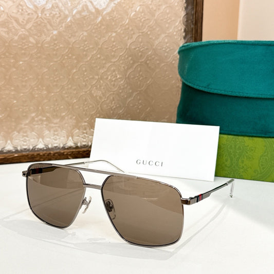 Mehrfarbige Sonnenbrille