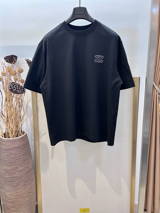 Schwarz-weißes T-Shirt