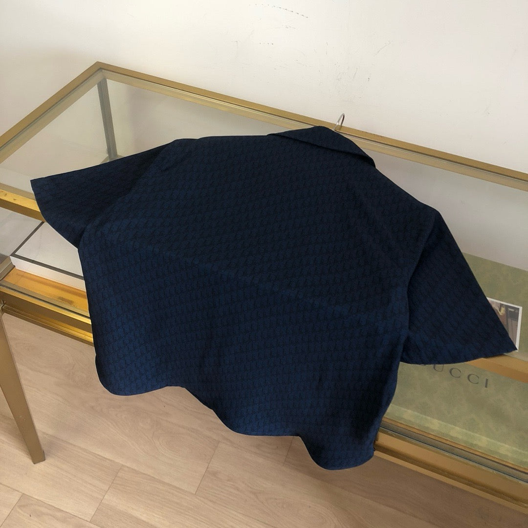 Camisa azul oscuro