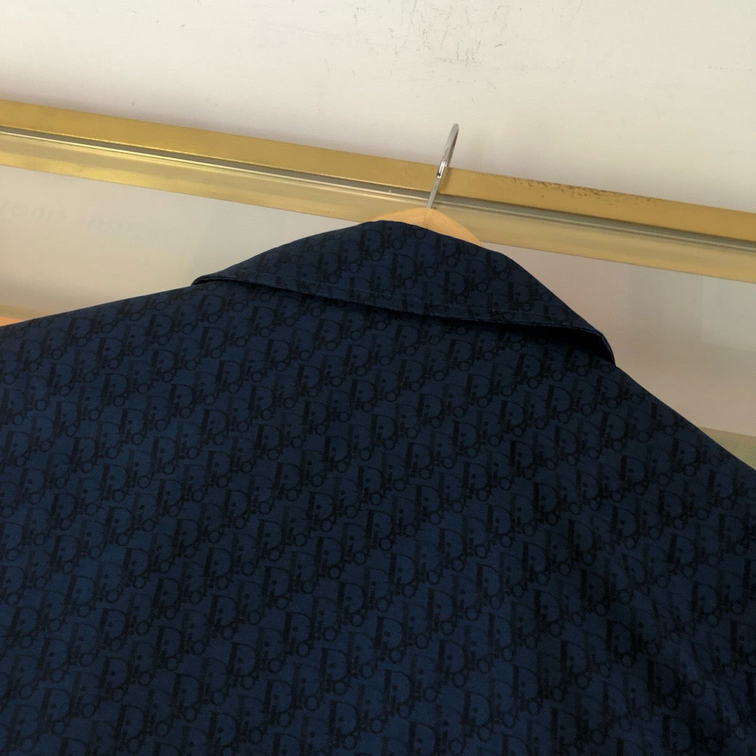 Camisa azul oscuro