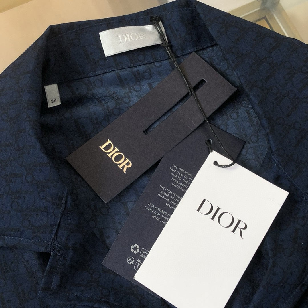 Camisa azul oscuro