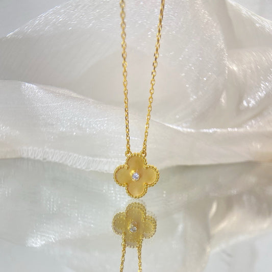 Goldene Halskette