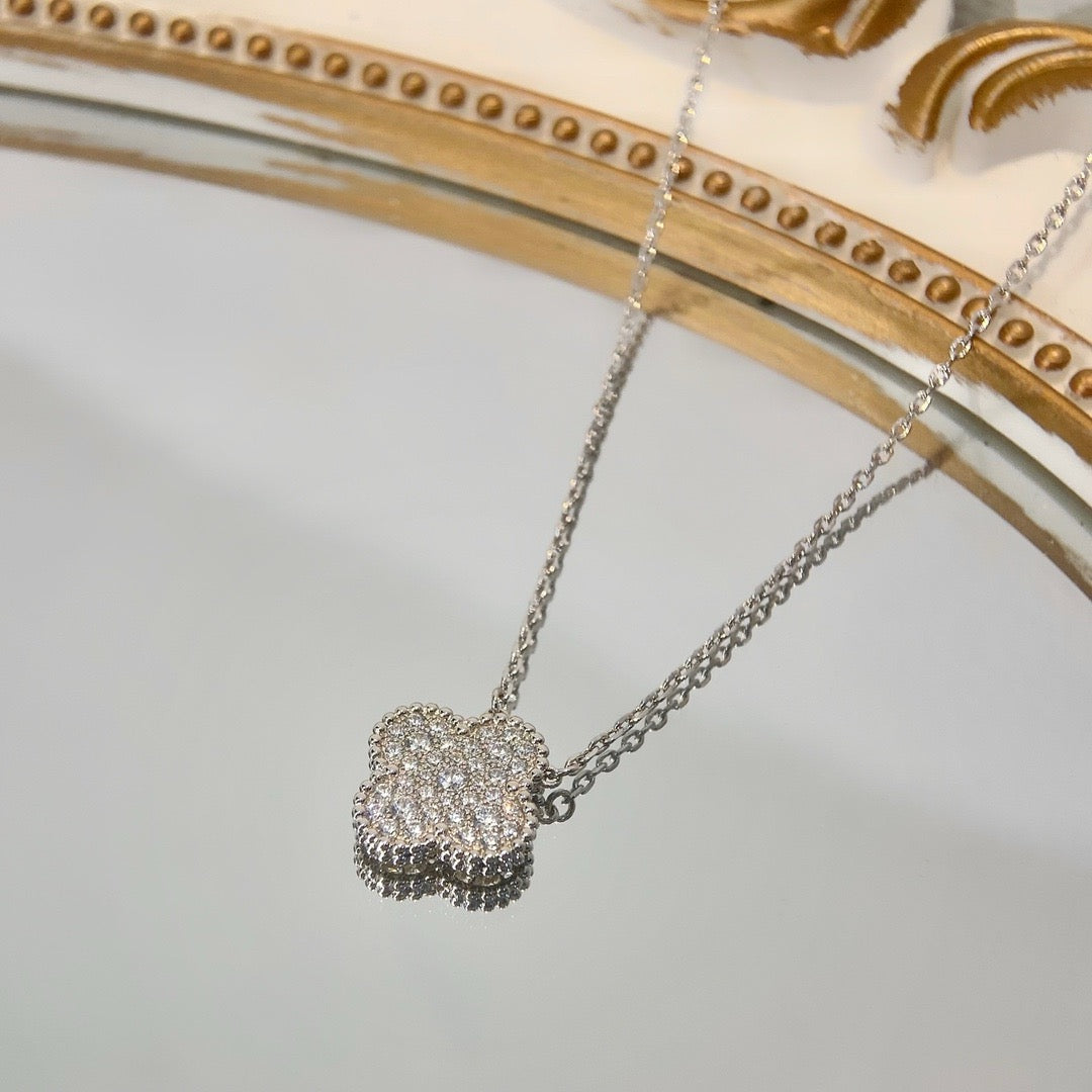 Silberne Kette