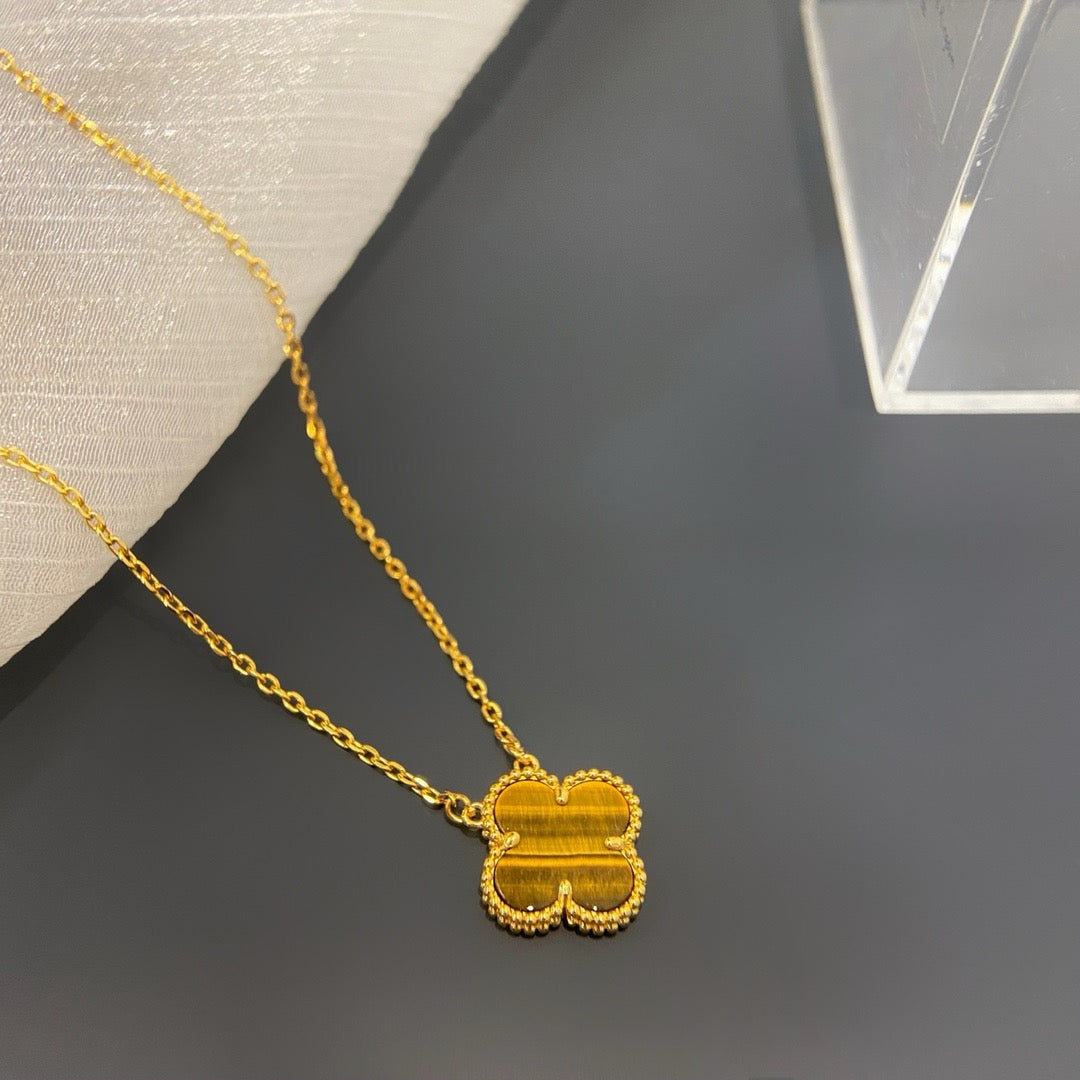 Goldene Halskette