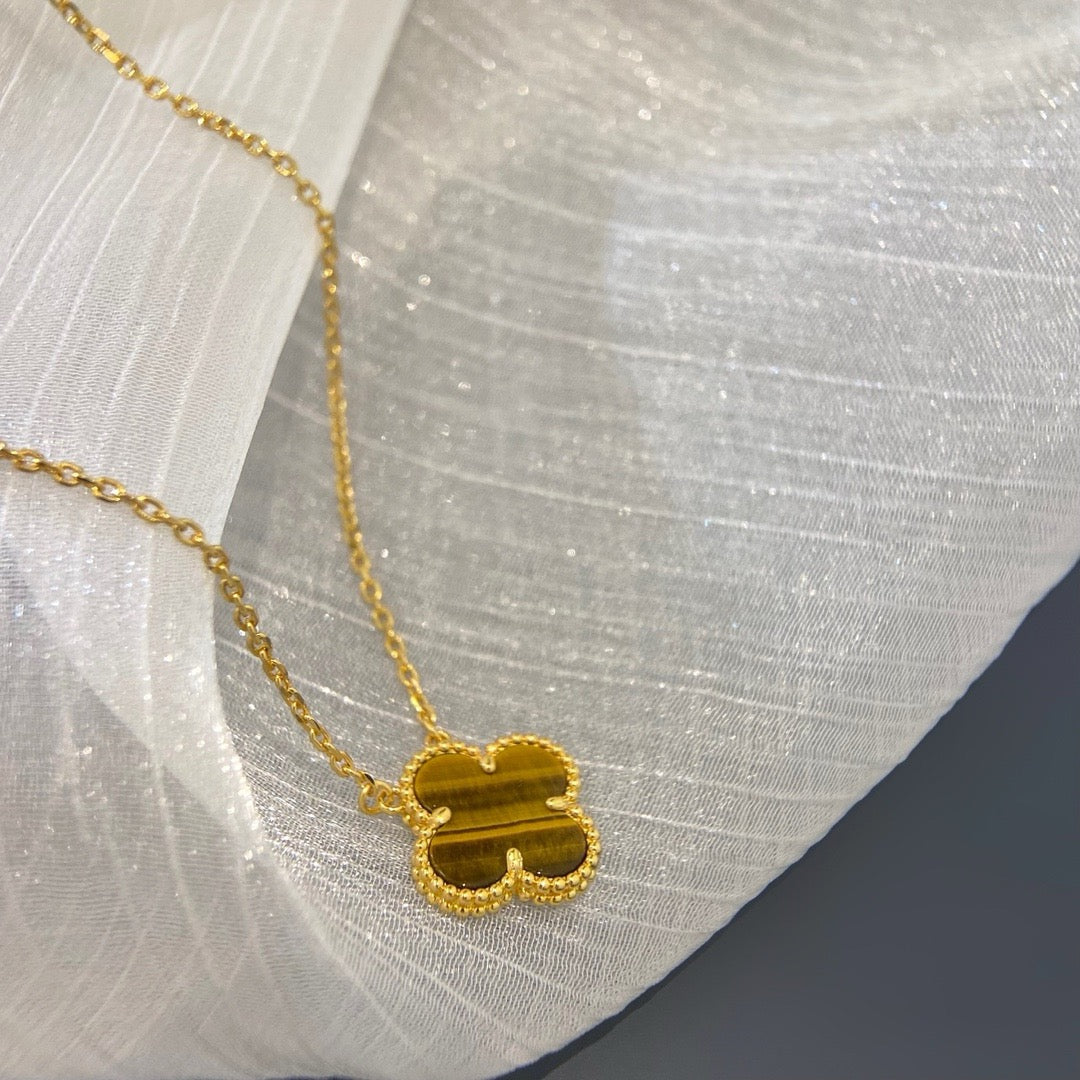 Goldene Halskette