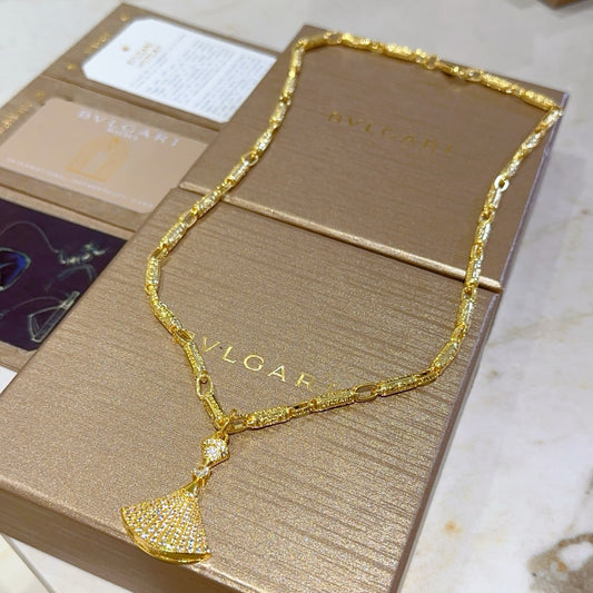 Goldenes Halsband