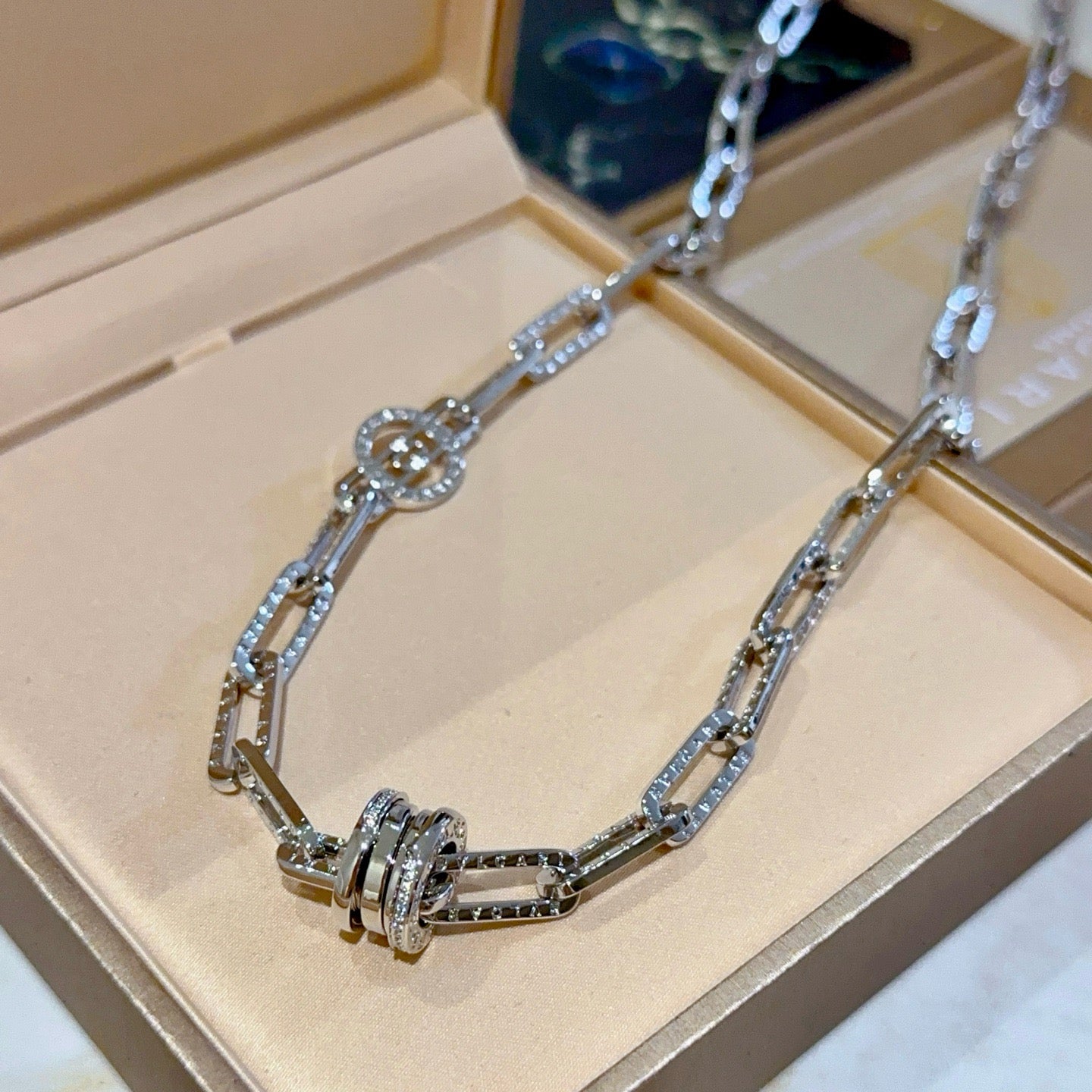 Silberne Kette