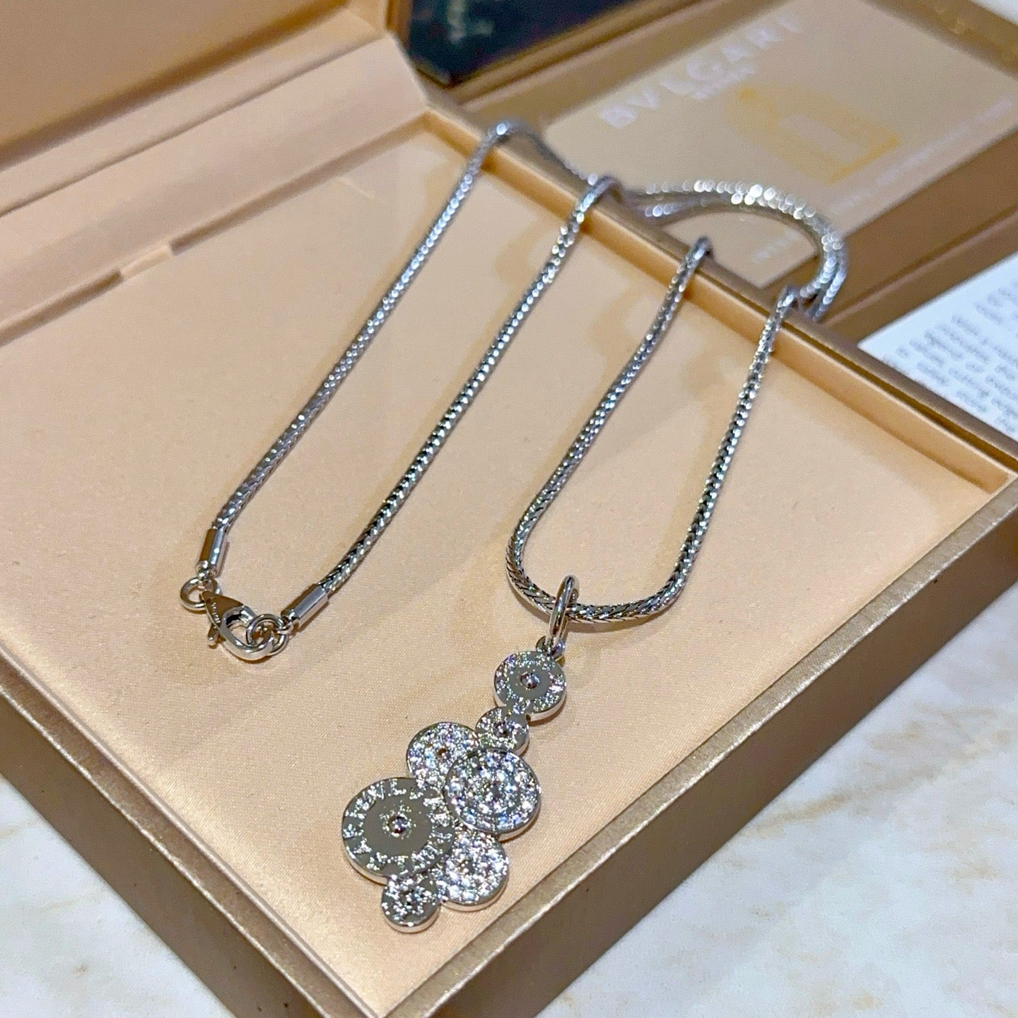 Silberne Kette