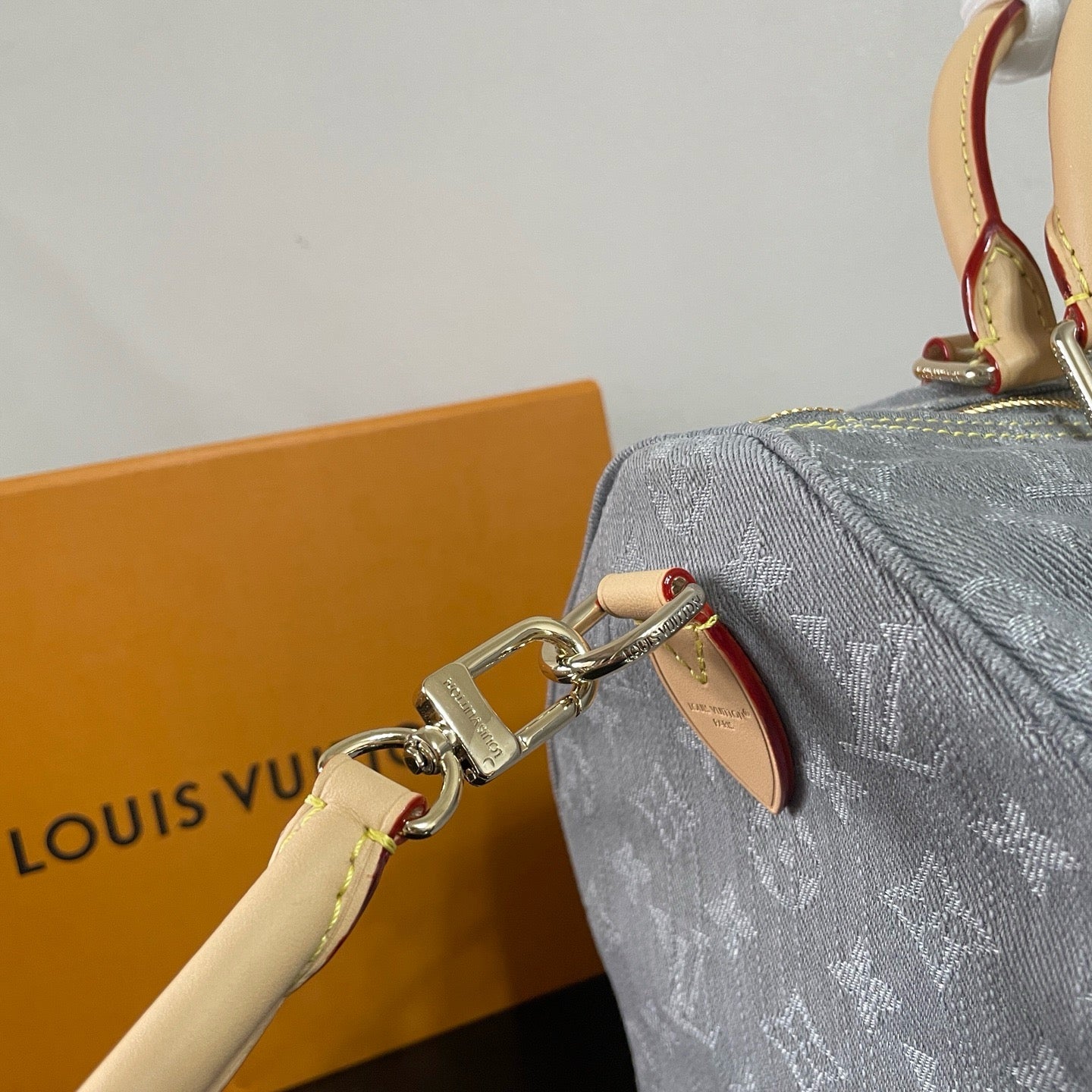 Bolsa gris