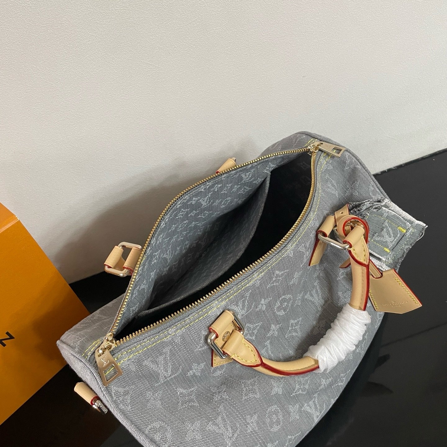 Bolsa gris