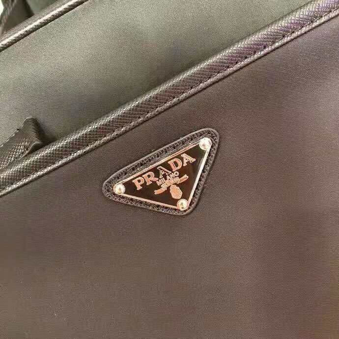 Schwarze Tasche
