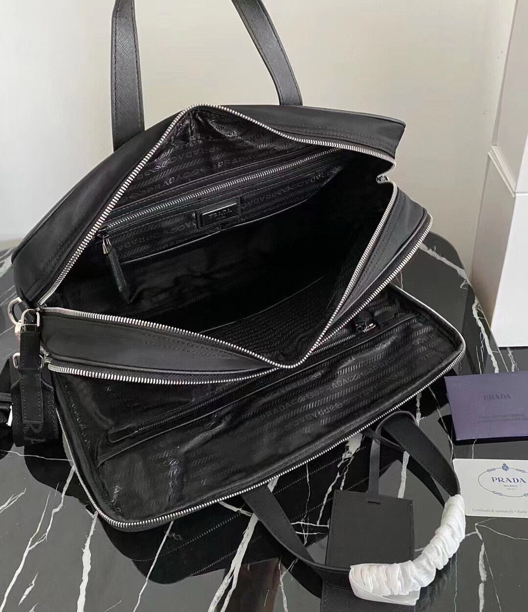 Schwarze Tasche