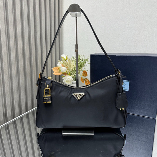 Schwarze Tasche