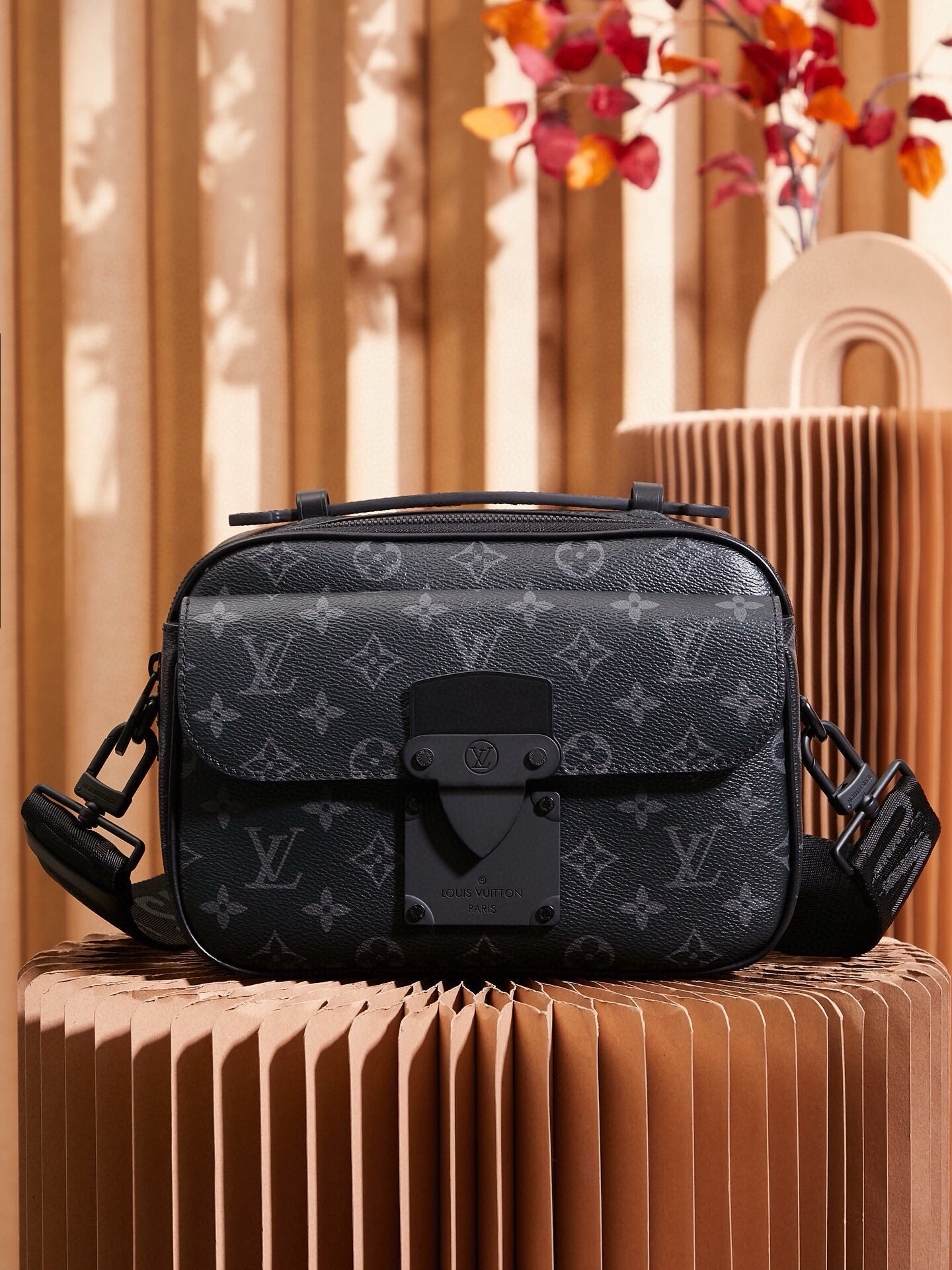 Bolsa negra y marrón