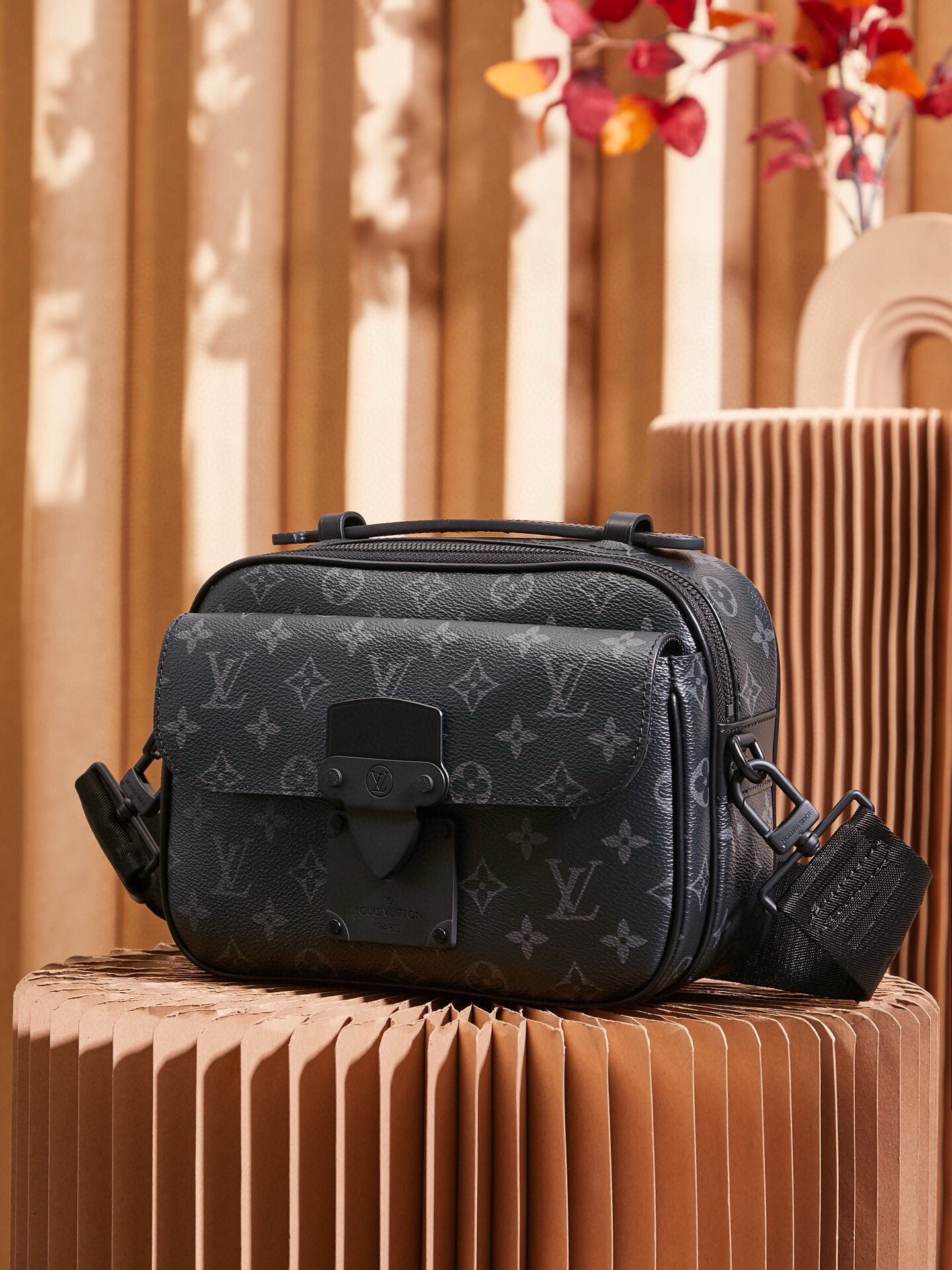 Bolsa negra y marrón