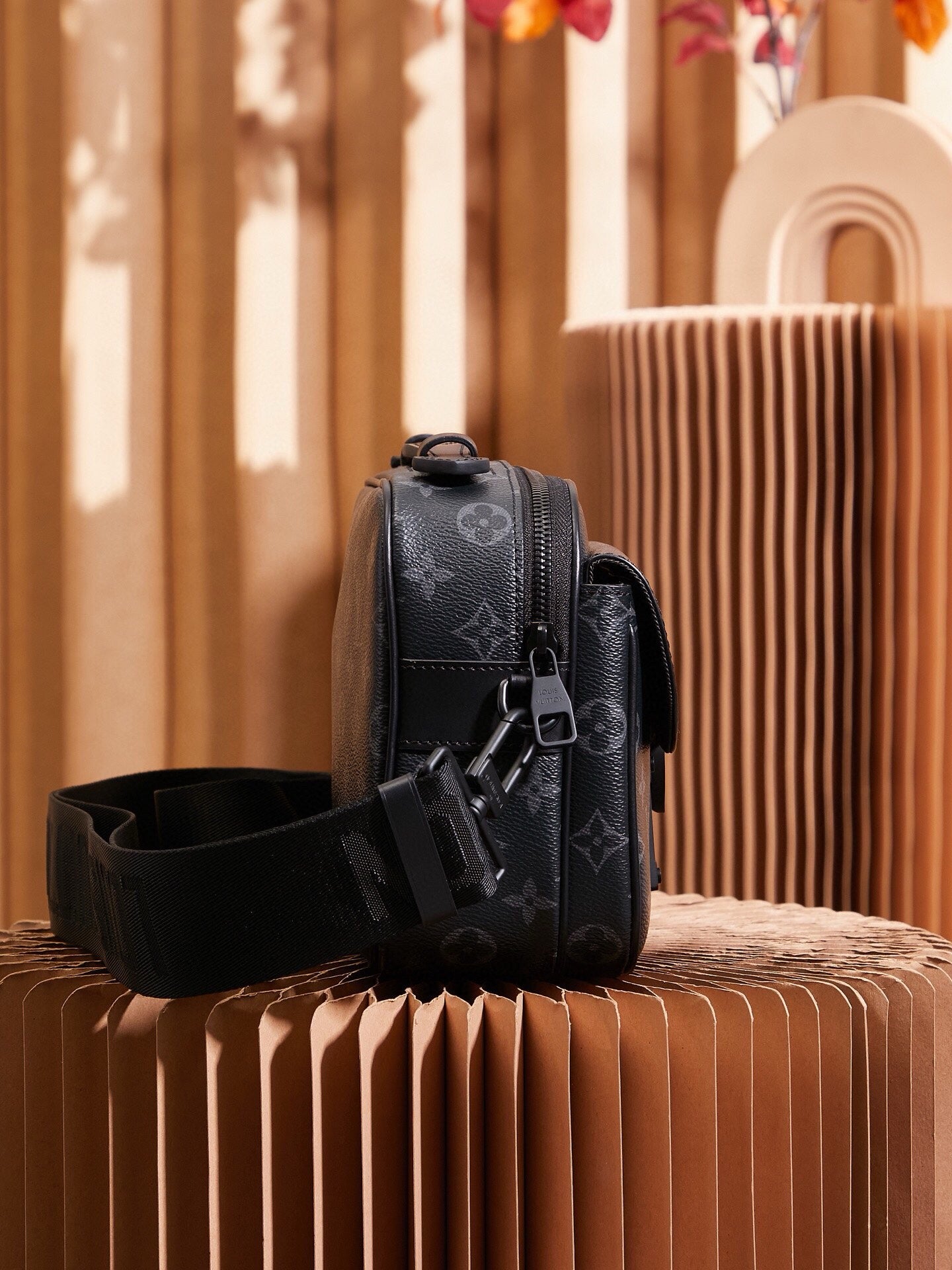 Bolsa negra y marrón