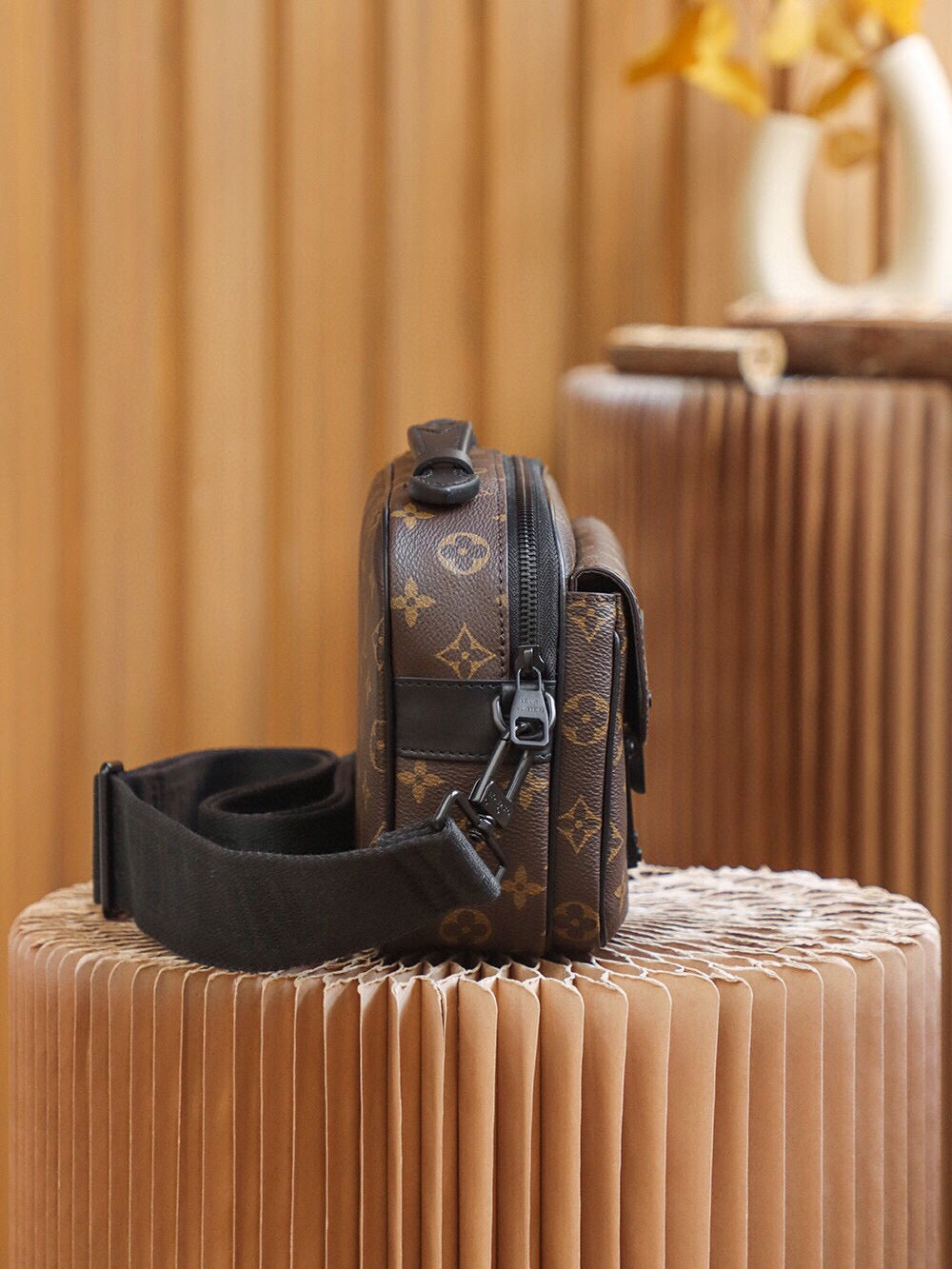 Bolsa negra y marrón