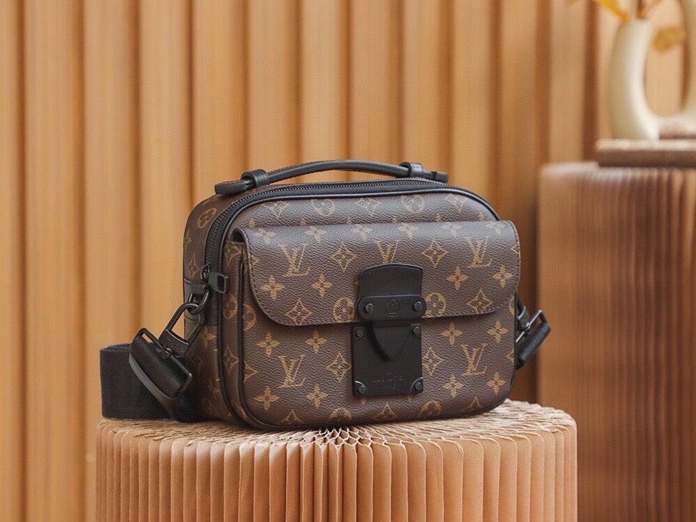 Bolsa negra y marrón