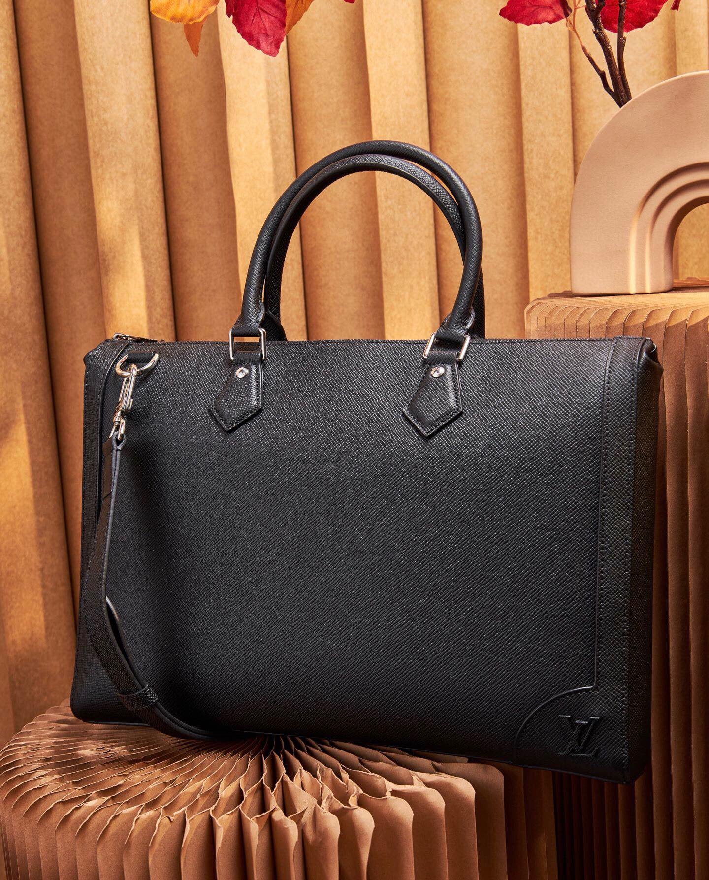 Bolsa rojiza