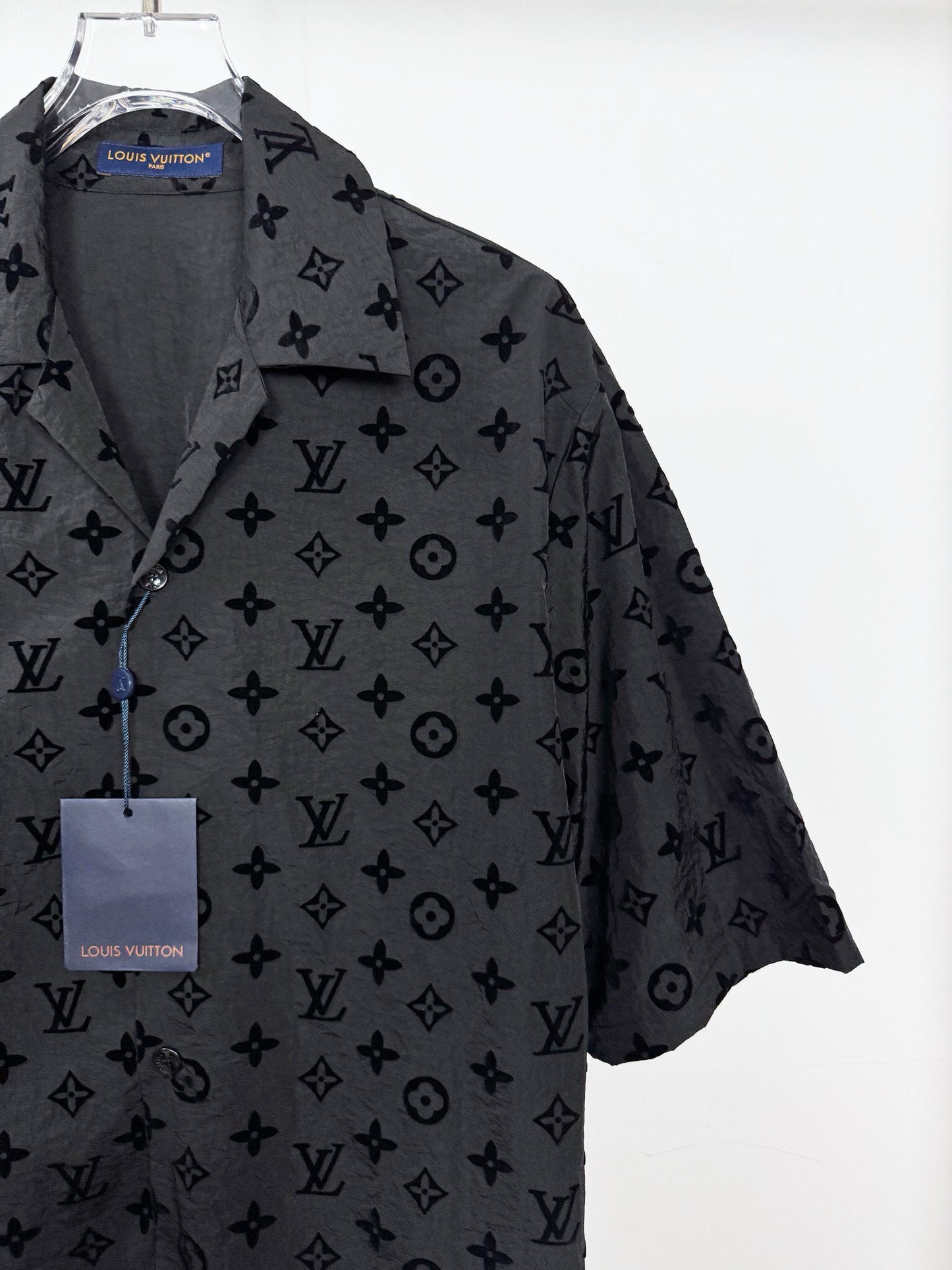 La camisa negra