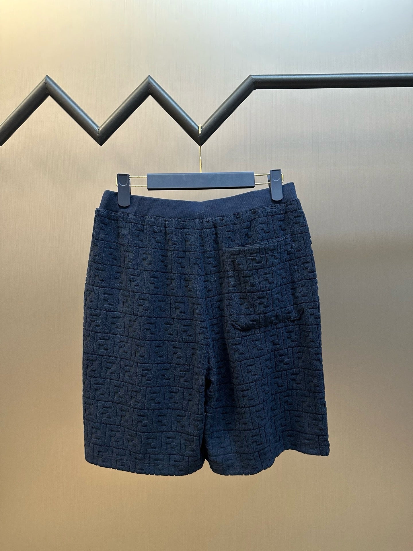 Pantalón corto azul oscuro