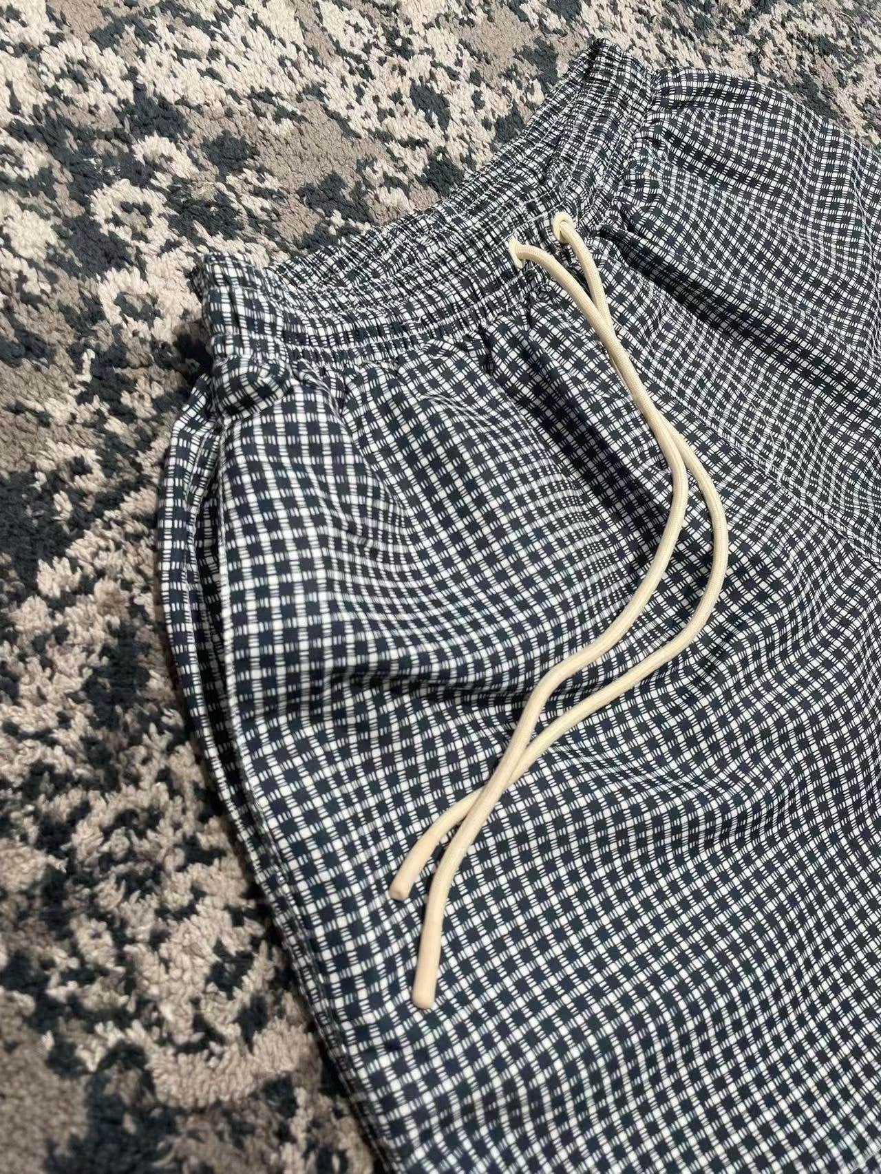 Black White Short