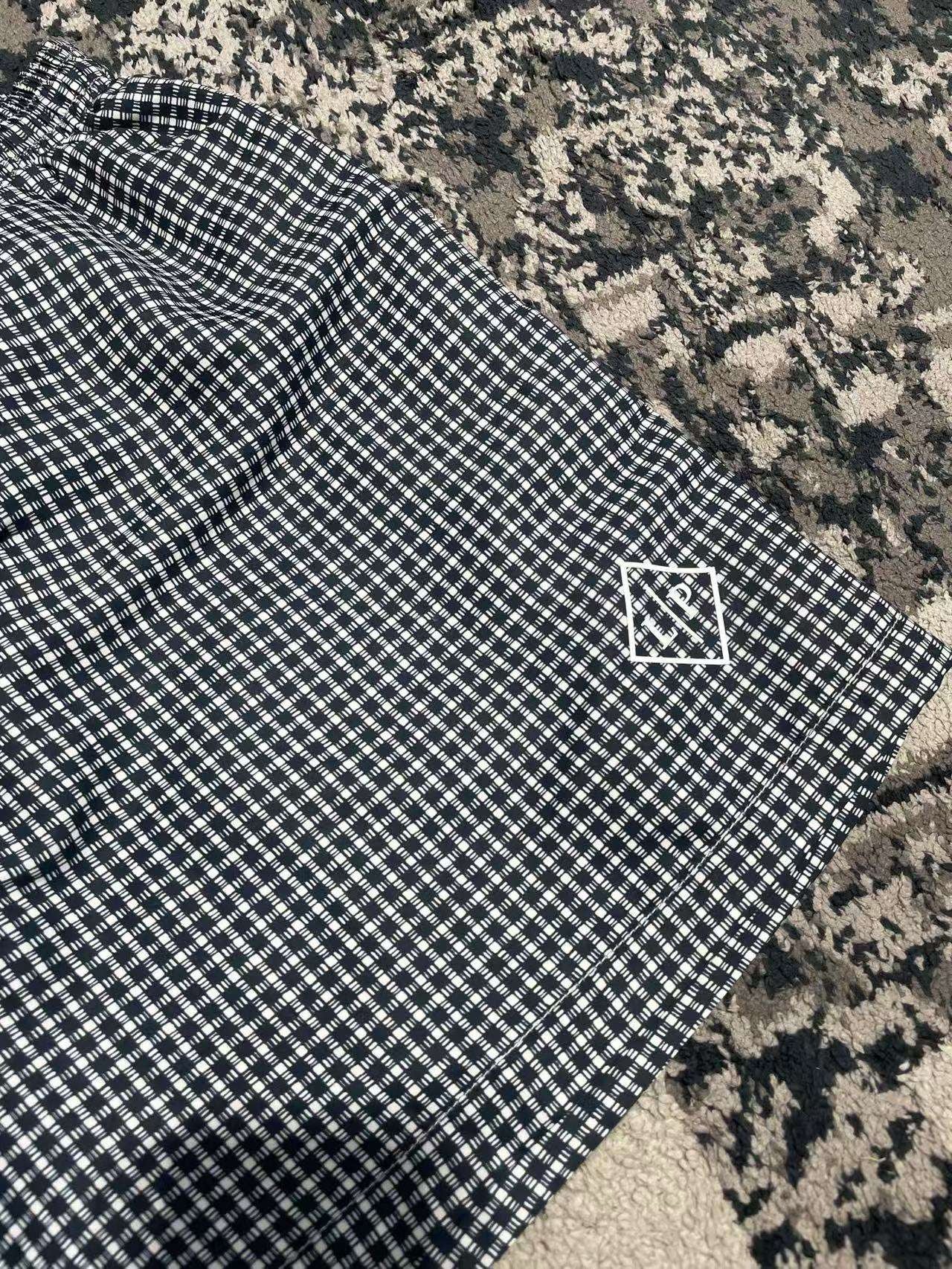 Black White Short