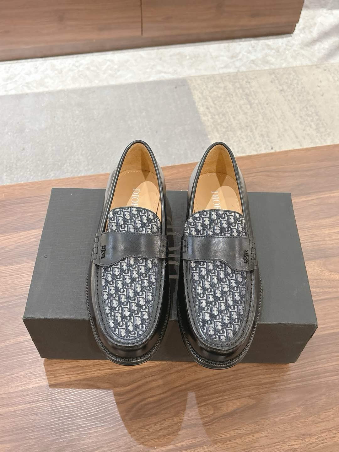 Black Shoes