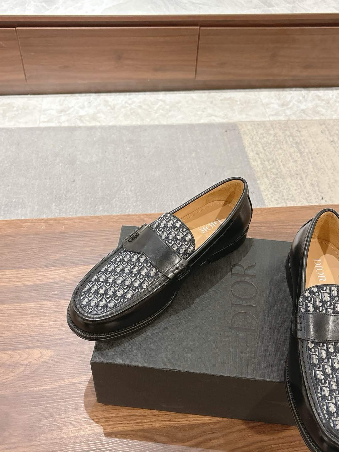 Black Shoes